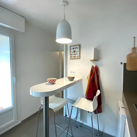 2000 Batiment Alizee - Sur Le Front De Mer De * Cabourg