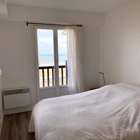 2000 Batiment Alizee - Sur Le Front De Mer De * Cabourg